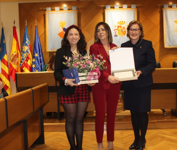 Dos mujeres y un equipo alein de fútbol sala reciben los premios Dia de la Dona
