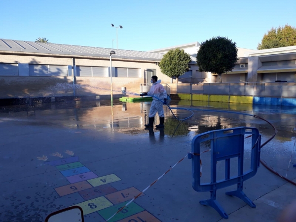 Desinfección de patios de os centros escolares