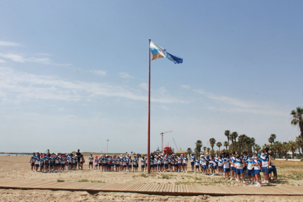 Las banderas azules y de Ecoplayas ya ondean en las playas de Burriana