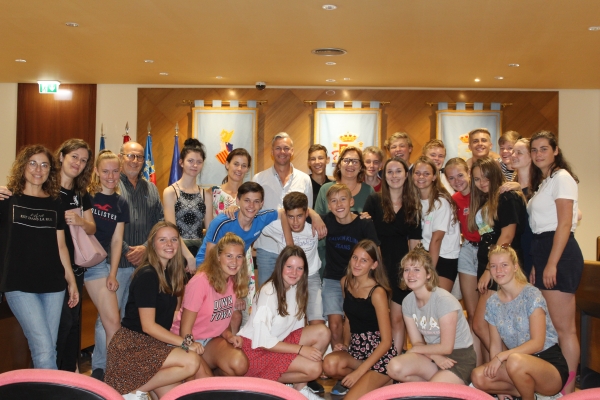 Safont recibe a un grupo de estudiantes holandeses de intercambio