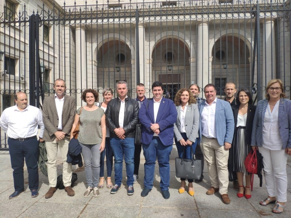 Moderada satisfacción tras la reunión de la alcaldesa con Costas en Madrid