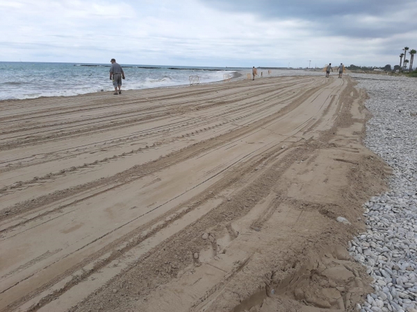 Finalizada la regeneración de la playa del Grao con arena del Arenal