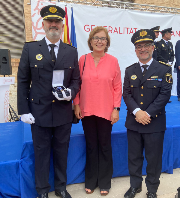 El Intendente de la Policía LOcal de Burriana condecoración de Plata de la GeneralitatRaul Amat